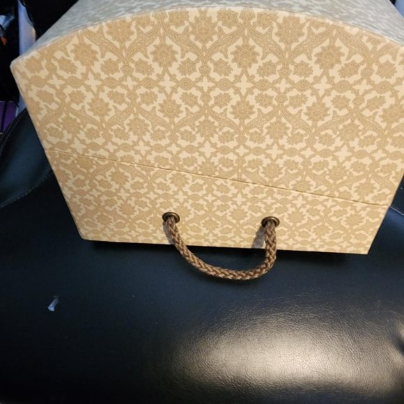 Beautiful Small Storage Trunk - Picture 4 of 6